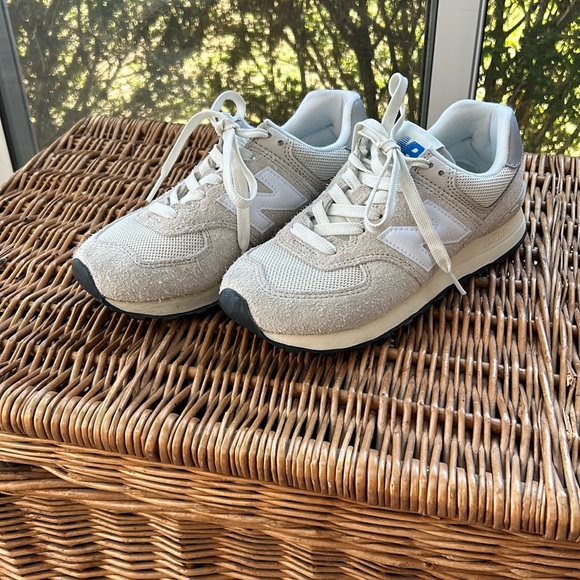 New Balance 574 - Picture 1 of 6